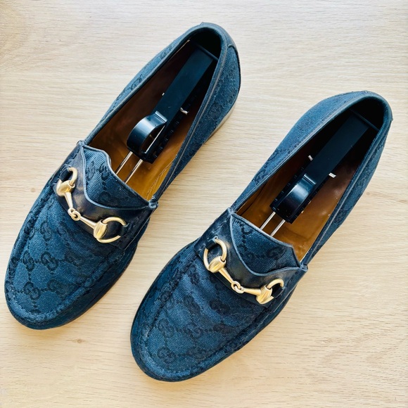 Gucci Men's Black Loafers with Gold Detailing - Picture 1 of 13